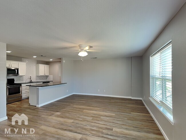 Foto del edificio - 4892 Masch Branch Rd