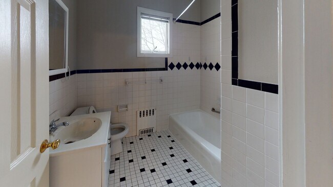 Foto del edificio - 139-141 Edenfield Ave