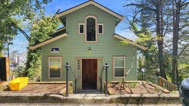 Building Photo - 2400 SW Hoffman Ave