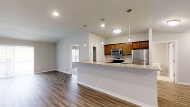 Building Photo - 718 Cedar Bluffs Dr