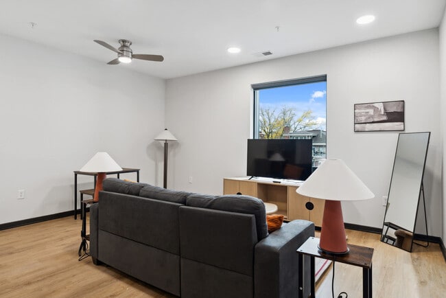 Building Photo - 423 E Michigan St