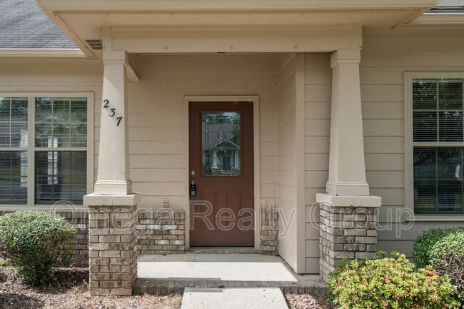 Building Photo - 237 Saratoga Ln