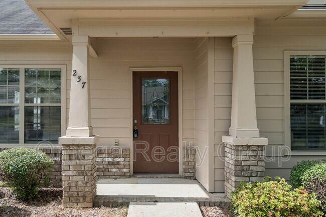 Foto del edificio - 237 Saratoga Ln