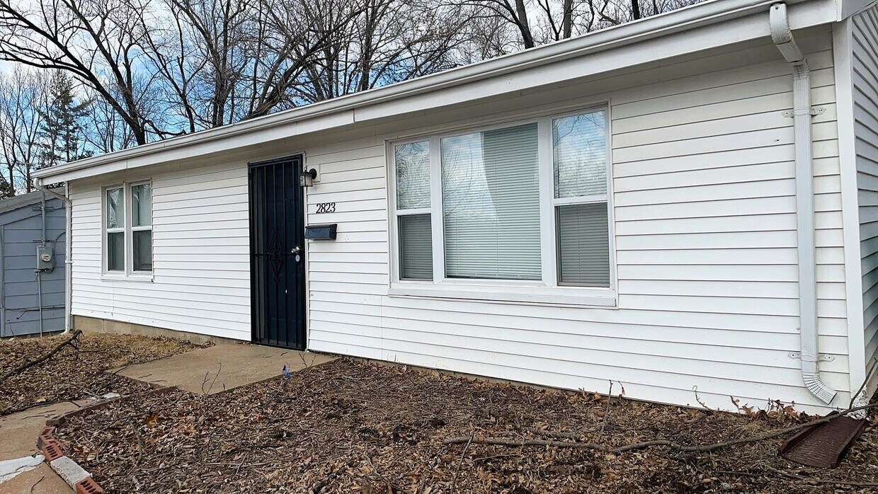 Primary Photo - Spacious 2 bedroom home for Rent