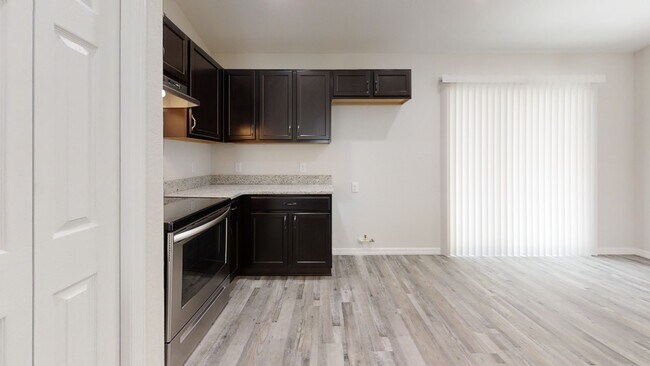 Building Photo - AVAILIBLE NOW!Beautiful 3/2 for rent in Ci...