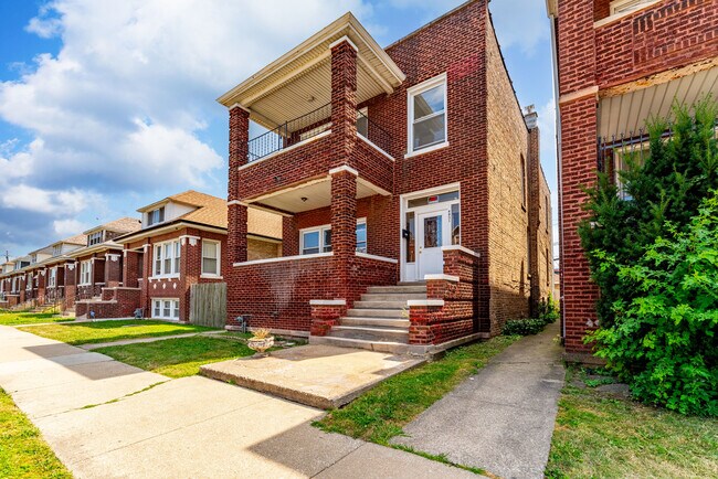Building Photo - 4831 W 24th Pl