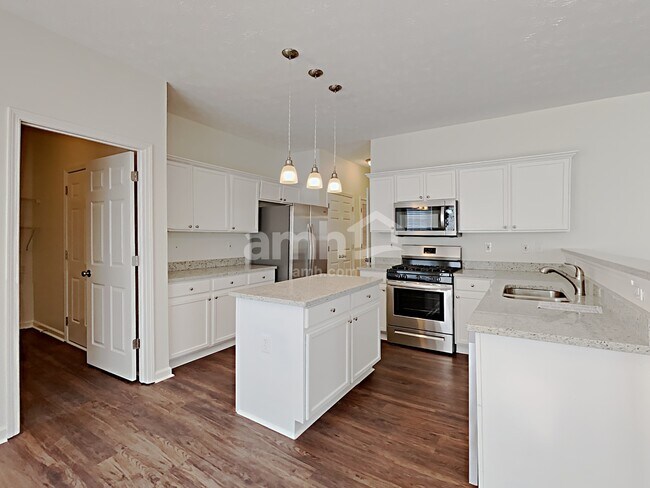 Foto del edificio - 2961 Belfaire Lake Dr