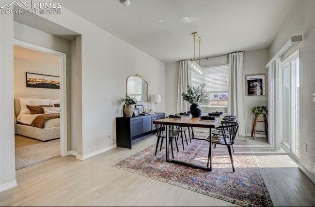 Building Photo - 10499 Rolling Peaks Dr
