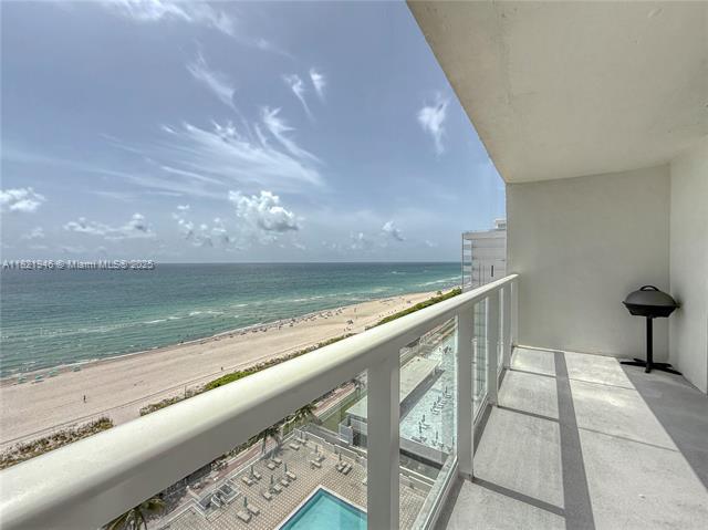 Building Photo - 5701 Collins Ave