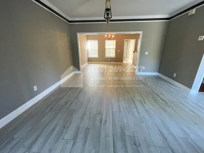 Foto del edificio - 7160 Sunnywood Dr