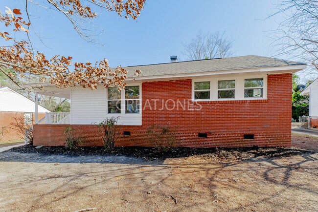 Building Photo - Charming 2 bedroom home in Fayetteville!