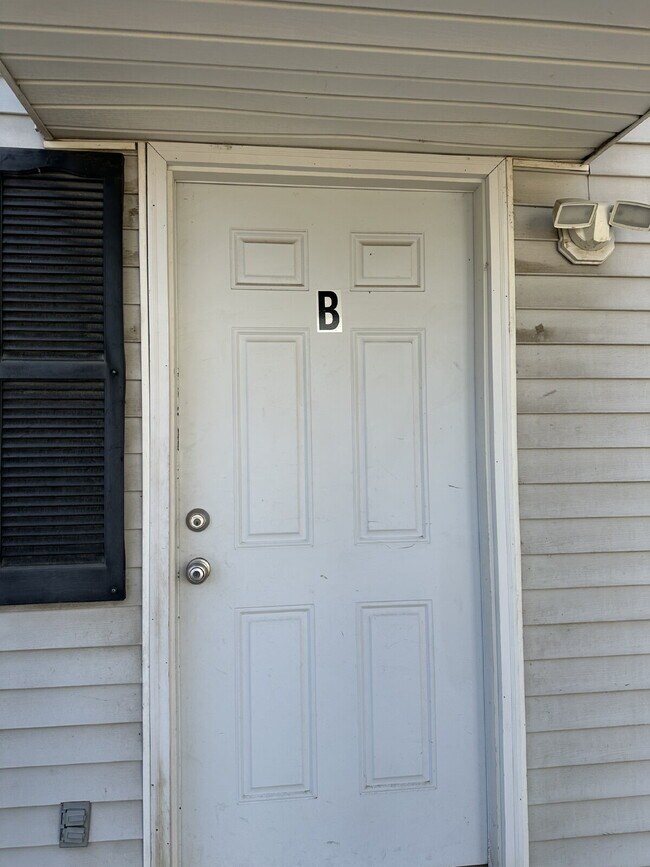 Building Photo - 1700 Erin Ct