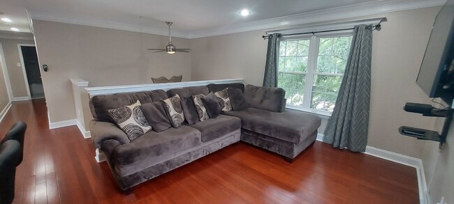 Foto del edificio - "Spacious 4-Bedroom Home with 3 Full Baths...