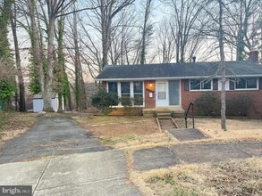 Building Photo - 6323 Fenton Ct