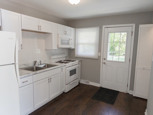 Foto del edificio - 15403 Cherry Ln