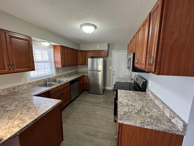 Foto del edificio - Four Bedroom Available in April - West Lafayette School District