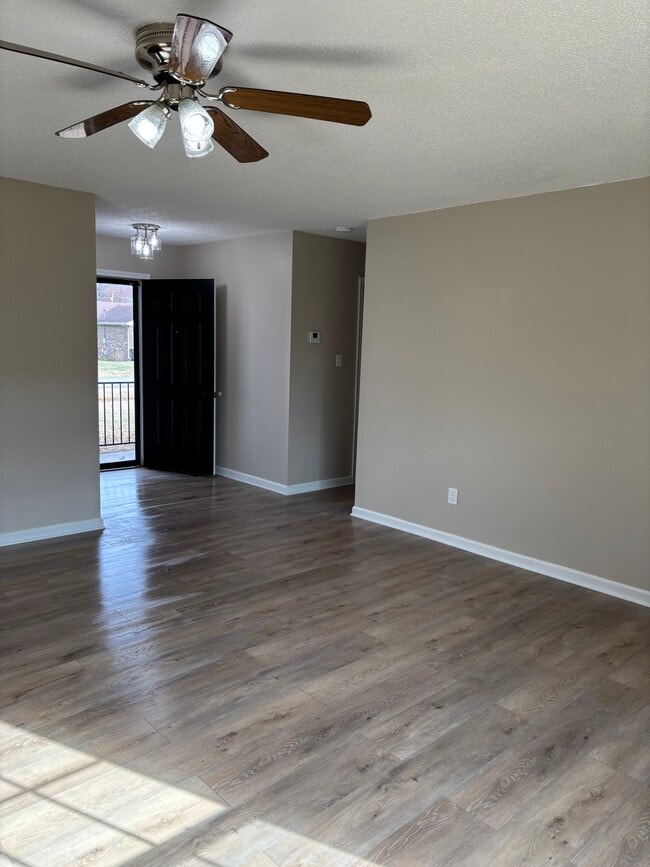 Building Photo - 648 Prince Phillip Way