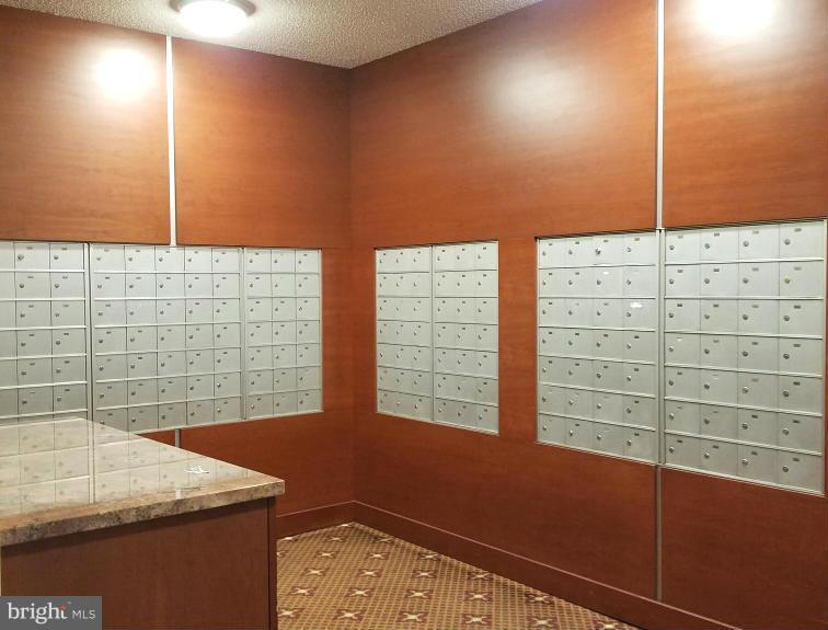 Foto principal - 3709 S George Mason Dr