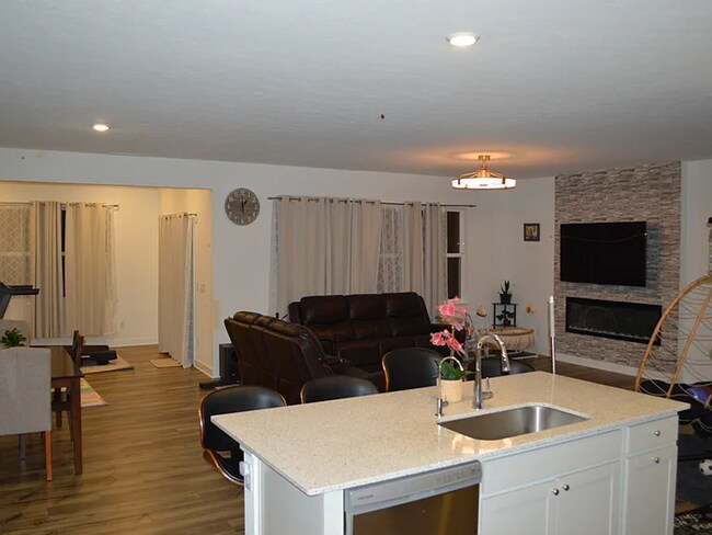 Building Photo - 4379 Risen Star Way