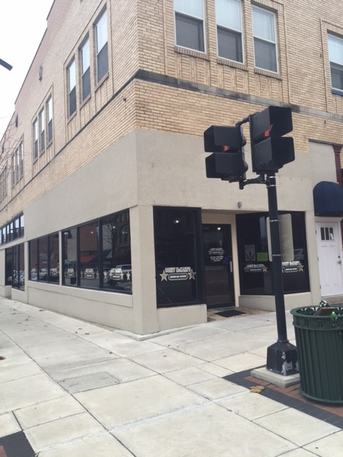 Front of building - 100 E Prairie St