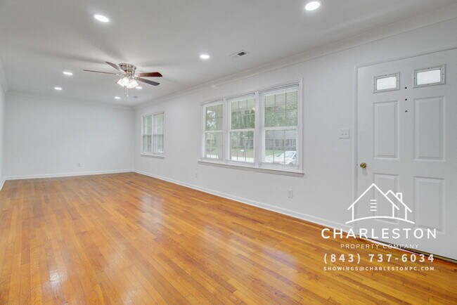 Building Photo - 816 E Estates Blvd