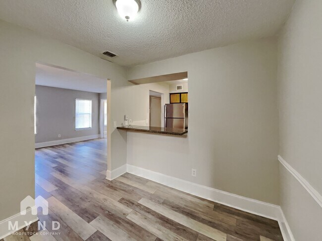 Foto del edificio - 1407 Huntingdon Chase