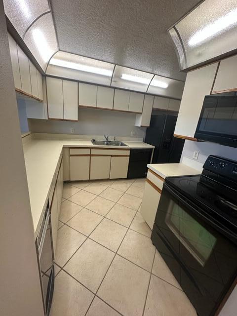Building Photo - 1540 Riverside Dr