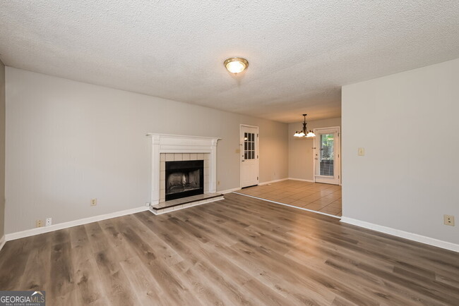 Foto del edificio - 4304 Bay Meadows Dr
