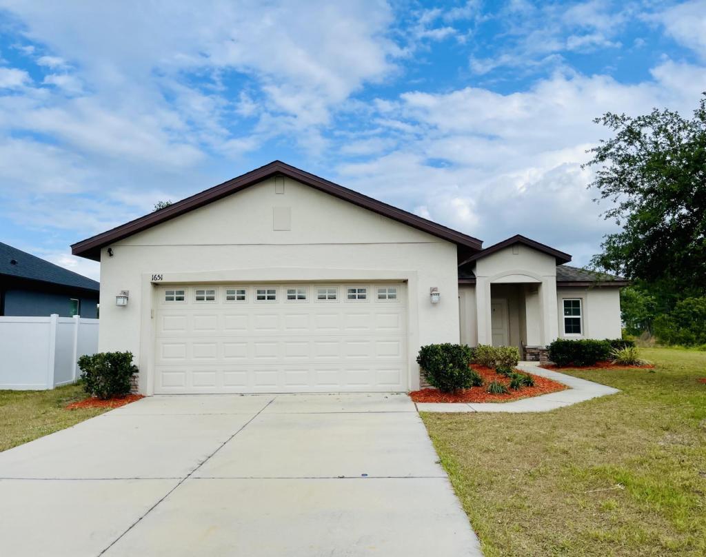 Foto principal - 1611 Town Park Ct