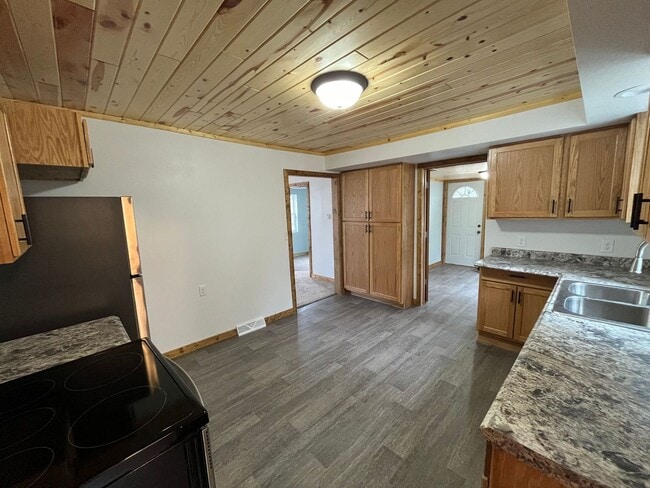 Building Photo - 426 Vaughn St