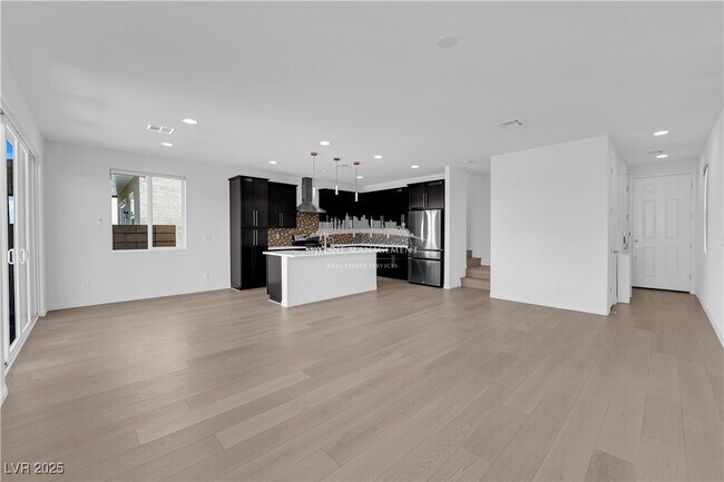 Building Photo - 4066 Painted Lady Ave