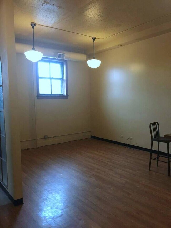 Foto del edificio - 1513 N Western Ave