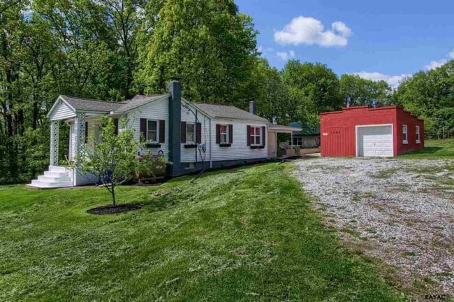 Building Photo - Coming Soon - Beautiful 3 Bedroom, 1 Bath ...