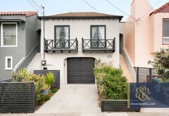 Building Photo - 2126 47th Ave