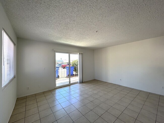 Building Photo - AVAILABLE NOW!! 2 Bedroom 2 Bath Apartment...