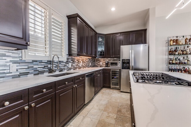 Foto del edificio - 2928 State St