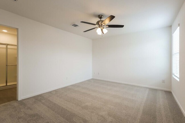 Foto del edificio - 3704 Axis Hl St