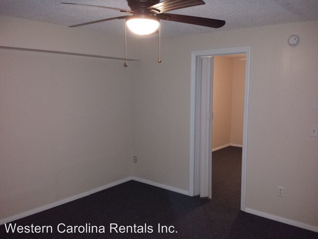 Foto del edificio - 183 Tulip Dr