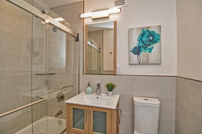 Foto del edificio - 8 Juniper St