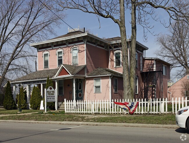 Building Photo - Pelton Place Guest House