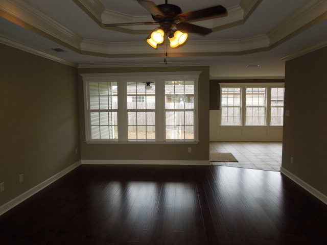 Foto del edificio - Charming 3-Bedroom Home with Modern Amenit...