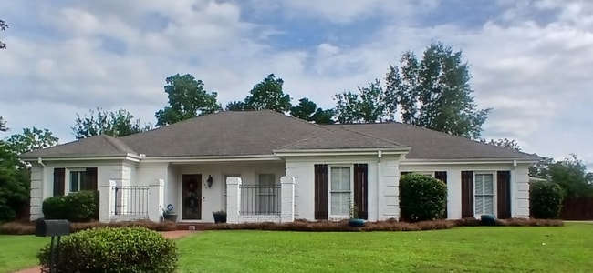 Building Photo - 117 Rolling Creek Dr