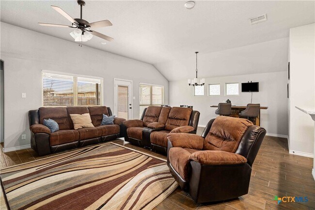 Foto del edificio - 903 Mclaury Cove