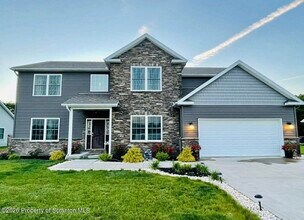 Building Photo - 124 Falcon Ln