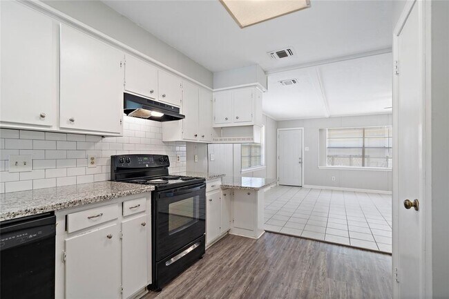 Building Photo - 12223 Chessington Dr