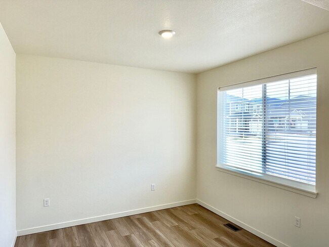 Foto del edificio - Beautiful 2 Year Old Home In Monument, wit...