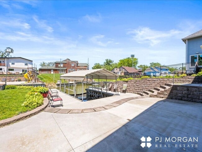 Foto del edificio - Relax. Recharge. Repeat. Lakefront Living ...