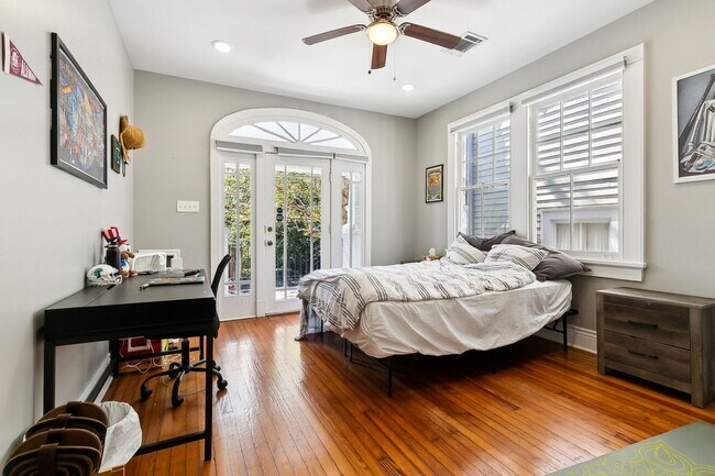 Foto del edificio - Charming Duplex in the Heart of Uptown New...
