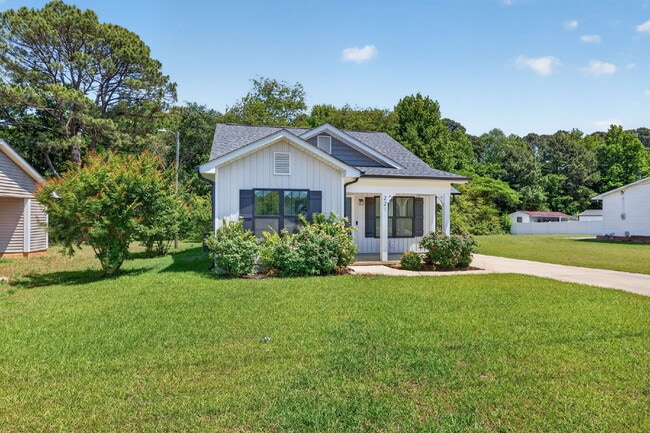 Building Photo - 221 E Moon Cir