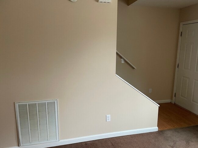 Building Photo - 110 Pettus Pt